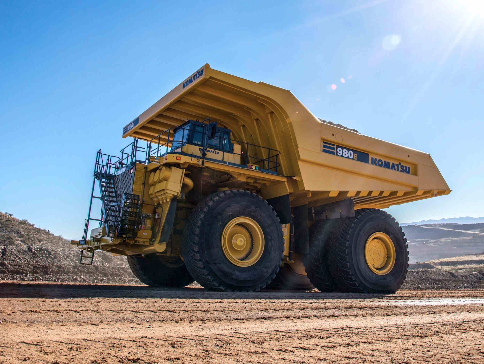 Komatsu Intros The 980E 4 Its Largest Haul Truck Yet Equipment World Komatsu Intros The 980E 4 Its Largest Haul Truck Yet Equipment World