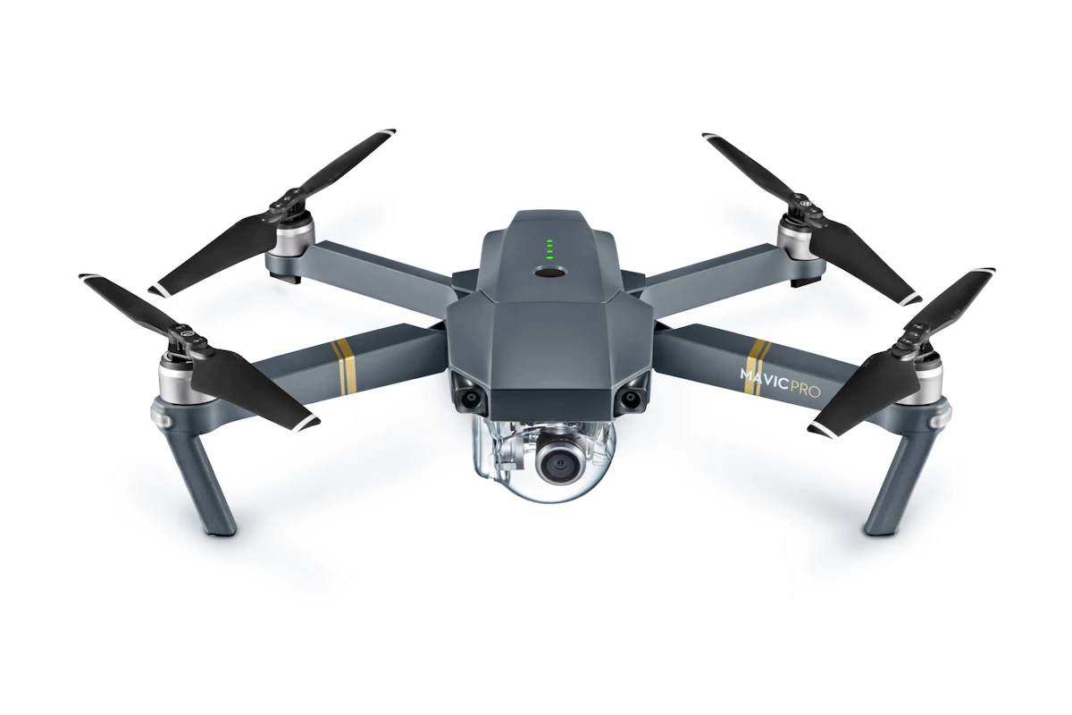 ドローン マビックプロ MAVIC PRO DJI one-ups GoPro with the Mavic Pro, an even more compact