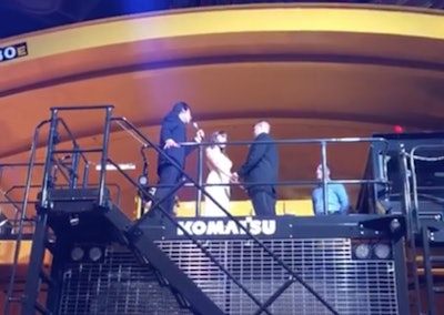 komatsu-930e-wedding