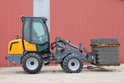 V452T X-TRA HD compact wheel loader
