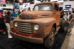 stubby-bob-vintage-ford-dump-truck-2
