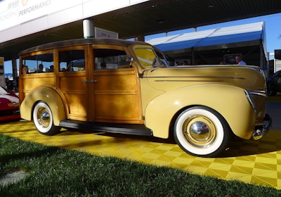 1939-ford-woodie-sema-2