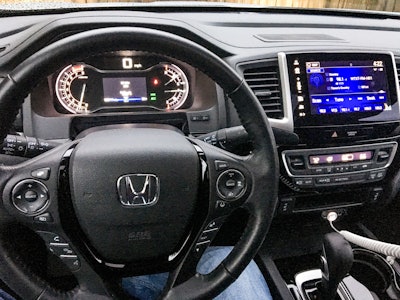 2017-honda-ridgeline-11