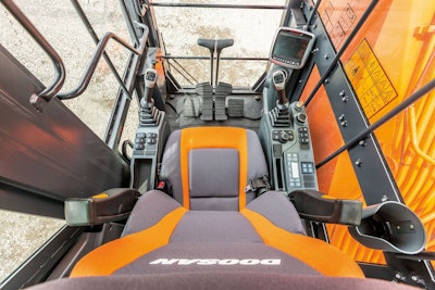 doosan-dx380ll-5-log-loader-4