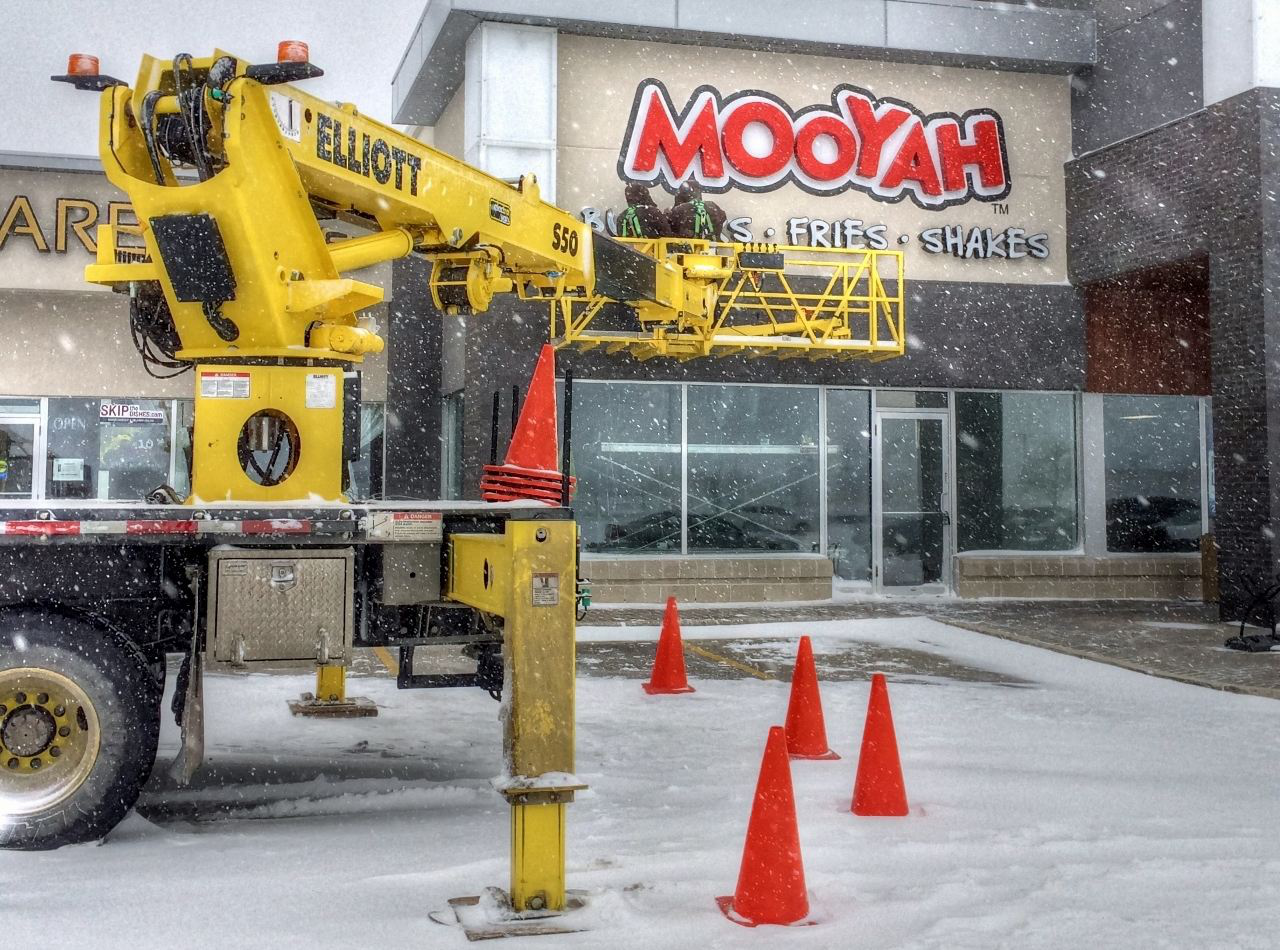 elliott-lift-electra-sign-yellow-s50r