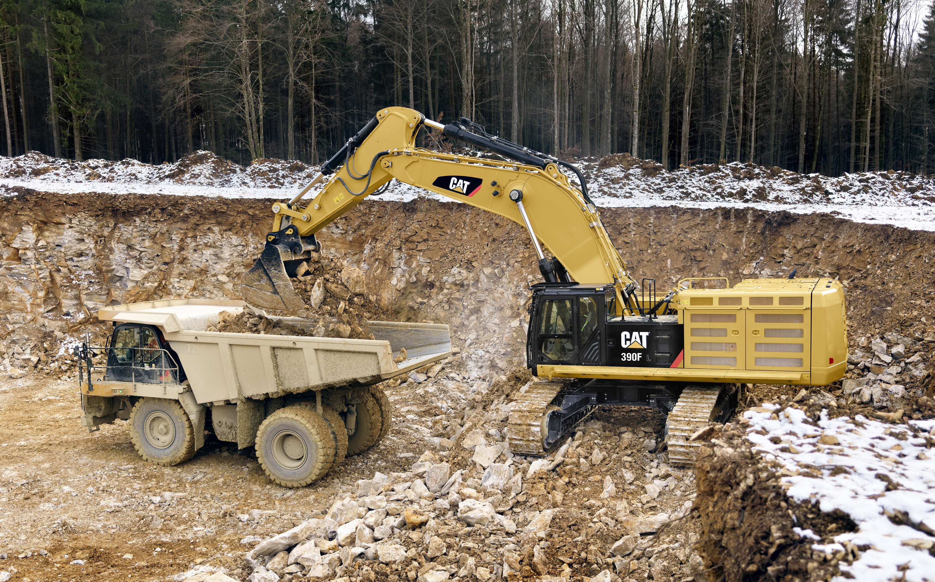 cat-390f-hydraulic-excavator-loading-quarry-truck