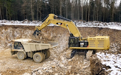 cat-390f-hydraulic-excavator-loading-quarry-truck
