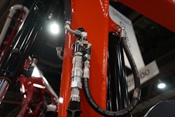 The standard diverter valve on the KX033-4 can be easily switched with the turn of a wrench.