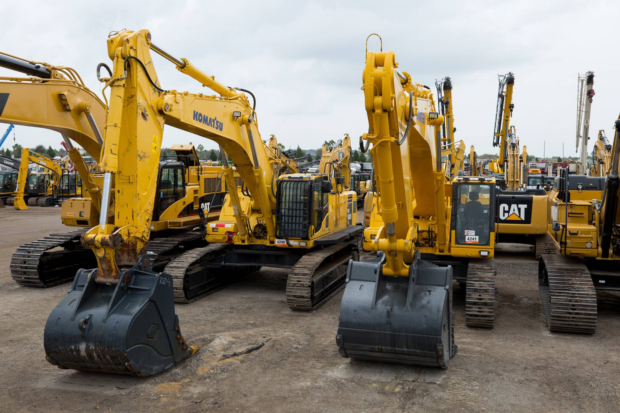Komatsu excavators Ritchie Bros. Orlando auction 2017