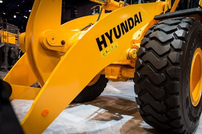 Hyundai’s XT configuration increases lifting arm length by 14 inches. The HL965, HL975 and HL940 are available as XT models. Photo: Wayne Grayson