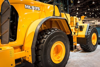 HL975 Photo: Wayne Grayson