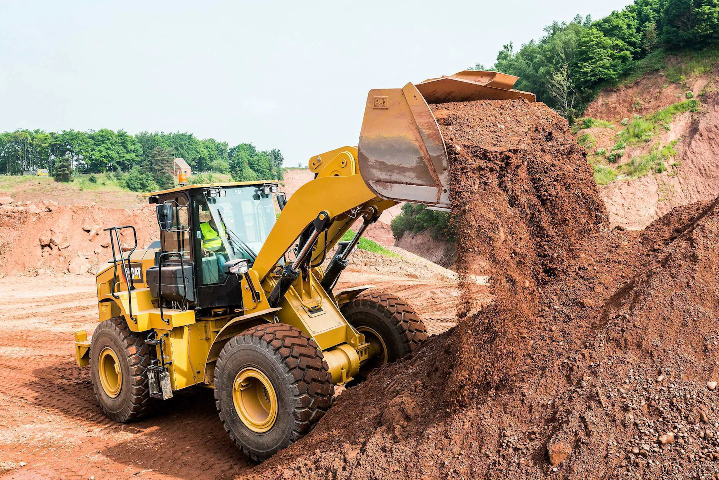 caterpillar expands online machine