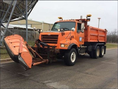 2000 Sterling snowplow truck (Minnesota DOT)
