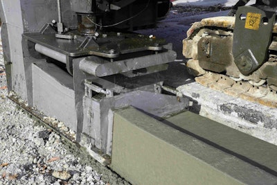 Fox is able to utilize existing mold inventory, mating them to SP 15i.