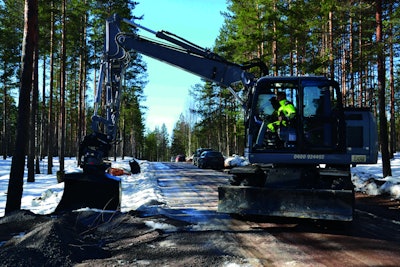 TR19NOX is one of five new models of tiltrotators for excavators by Kinshofer.