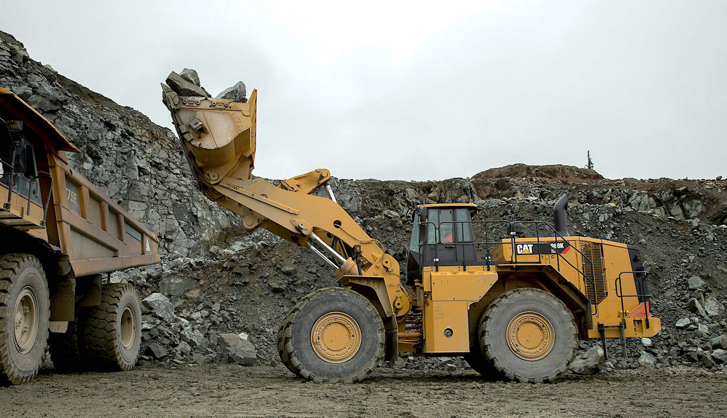 Cat Unveils 988k Xe Electric Drive Wheel Loader With Up To 49 Efficiency Boost Equipment World