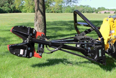 Manitou’s EDGE Extreme Duty High Reach Tree Clipper is designed to keep trees and limbs from getting wedged between its blades.