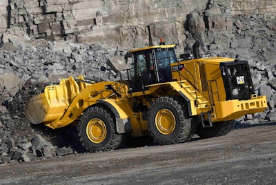 Caterpillar 986 K Scooping