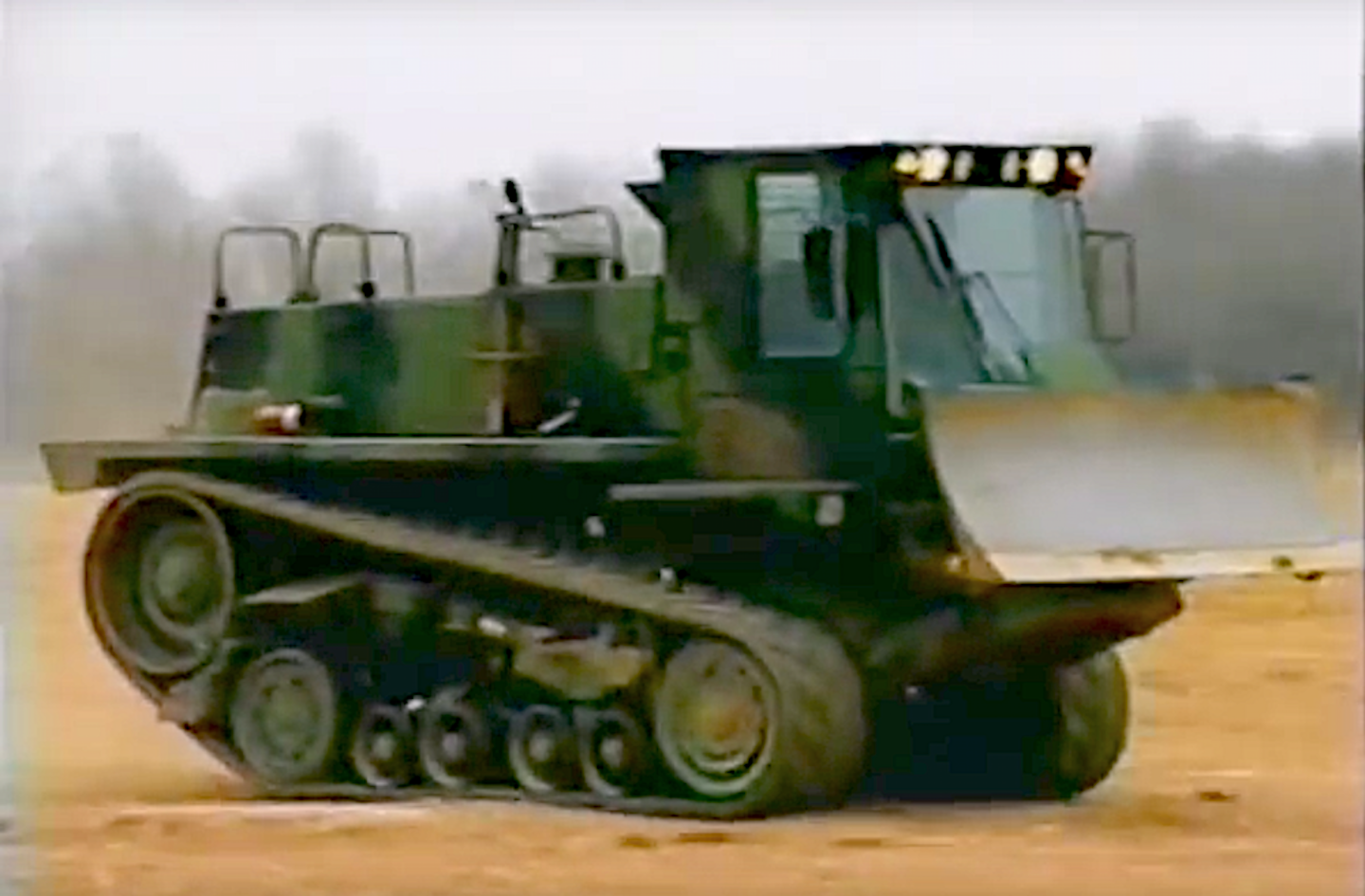 Cat M105 DEUCE a combat dozer that moves 6x as fast as a D5 | Equipment ...