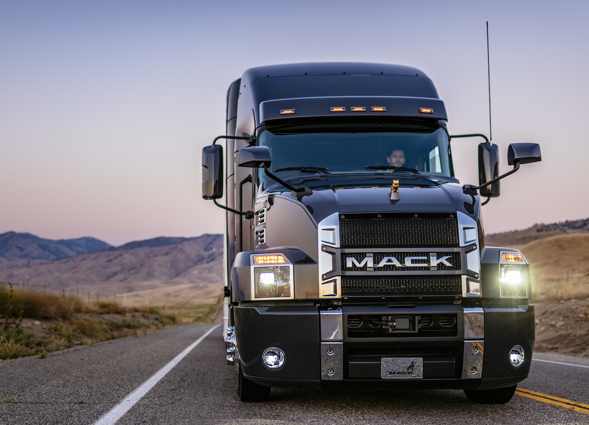 Mack Anthem tractor 3