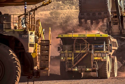 These two Cat 793Fs are part of the autonomous mine truck fleet now at work globally. Cat says there will 100 such trucks working by the end of 2017.