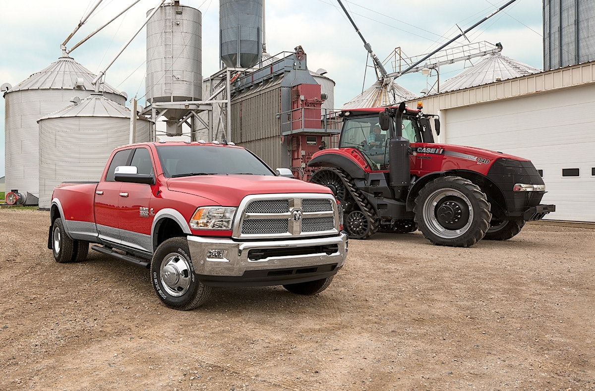 quagga Boost Opsætning Ram's new Harvest Edition trucks designed for farmers, come in 'Case Red,'  'New Holland Blue' | Equipment World
