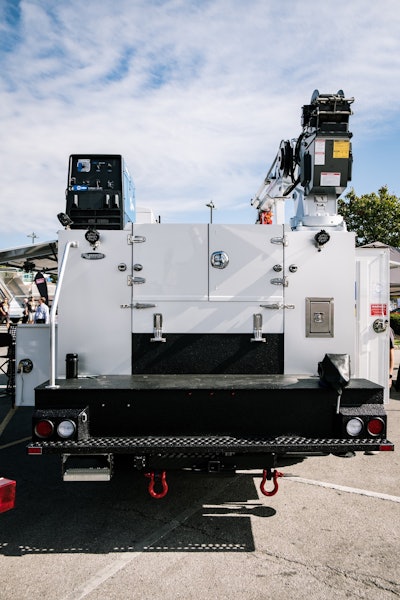 Acela Monterra Service Truck Icuee 2017 13