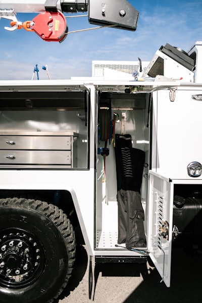 Acela Monterra Service Truck Icuee 2017 16