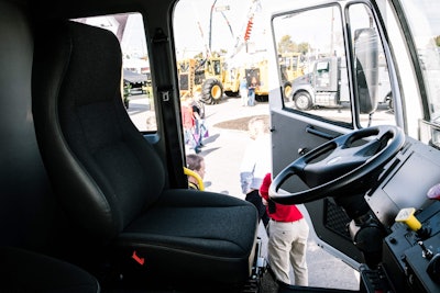 Acela Monterra Service Truck Icuee 2017 2