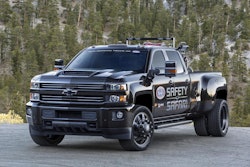 2017-SEMA-Chevrolet-Silverado-3500HD-Safety-Safari-001