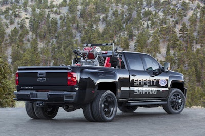 2017 Sema Chevrolet Silverado 3500 Hd Safety Safari 002