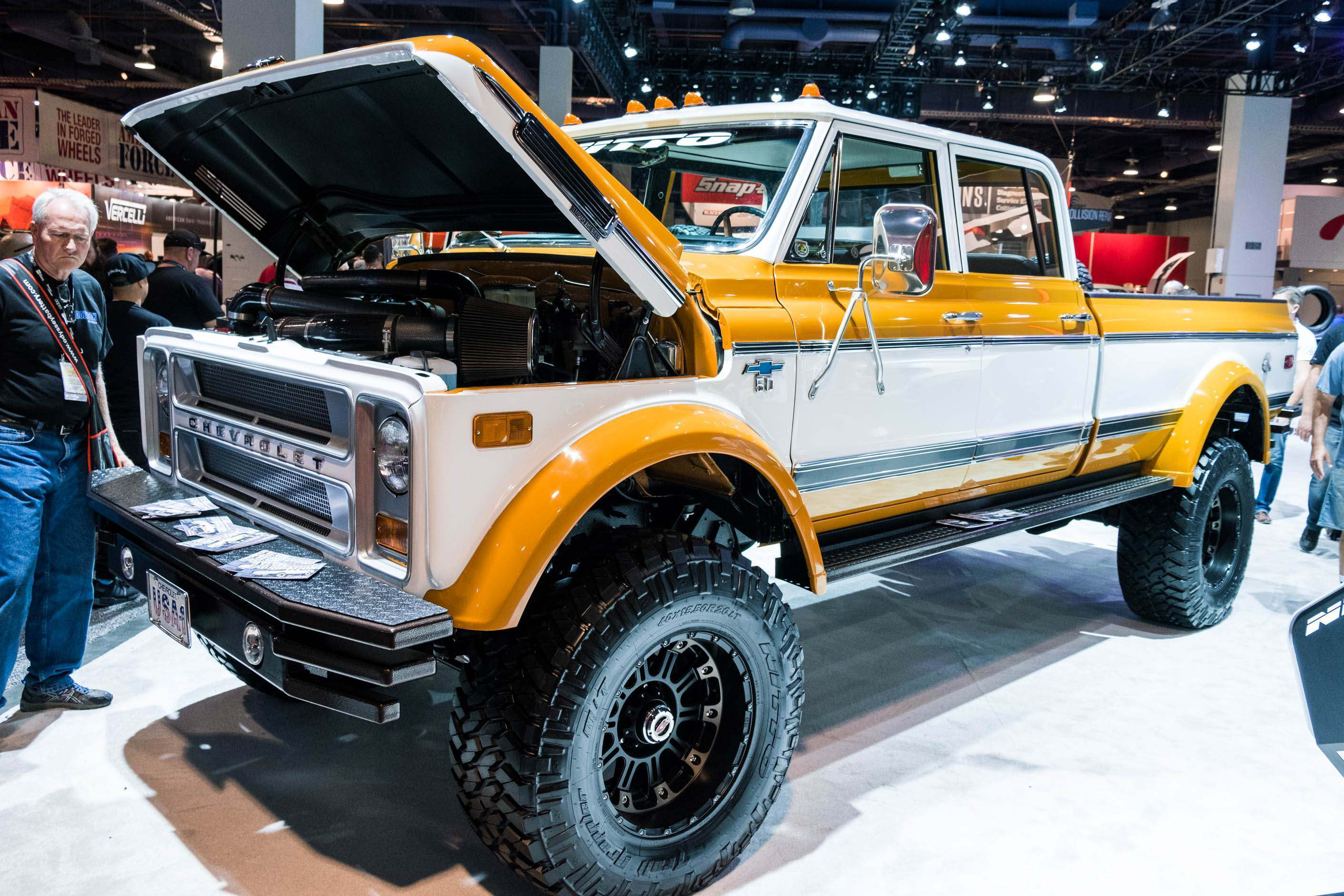 1972 Chevrolet K50 Crew Cab SEMA 2017 (13 of 13)