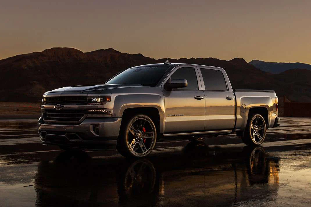 Silverado Racing Chevy unveils 2018 Silverado High Performance, a Corvette-inspired ...