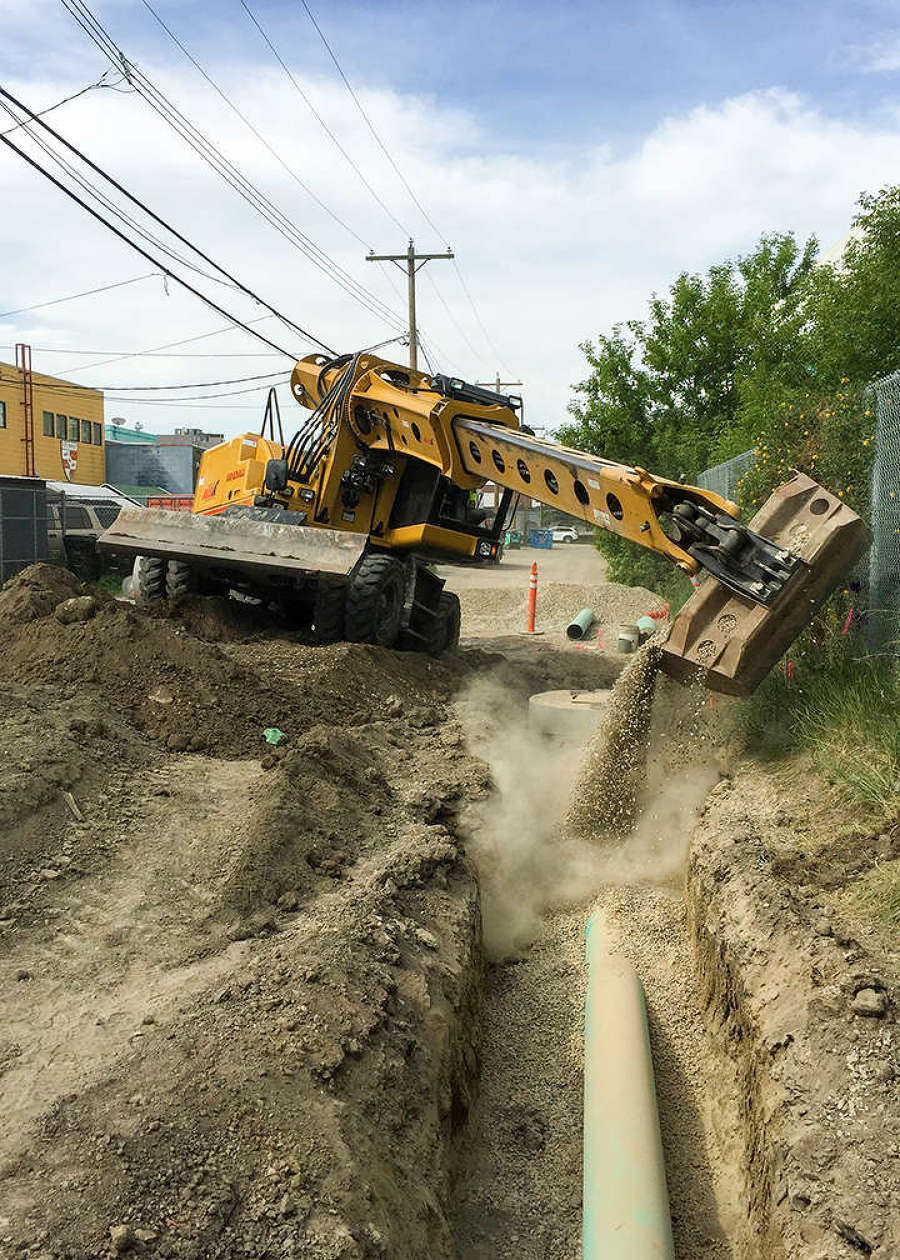 Gradall XL 3300 V wheeled excavator