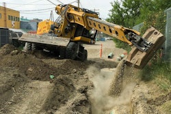 Gradall XL 3300 V wheeled excavator