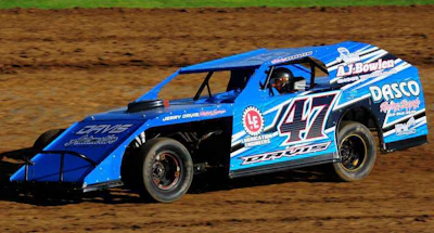Lube-A-Boom tested new product Lube-A-Shine’s dirt-repelling abilities on dirt racing tracks in Indiana through its sponsorship of the Blake Davis racing team.