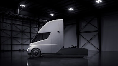 Tesla Semi Profile Hangar 2017 11 16 22 57