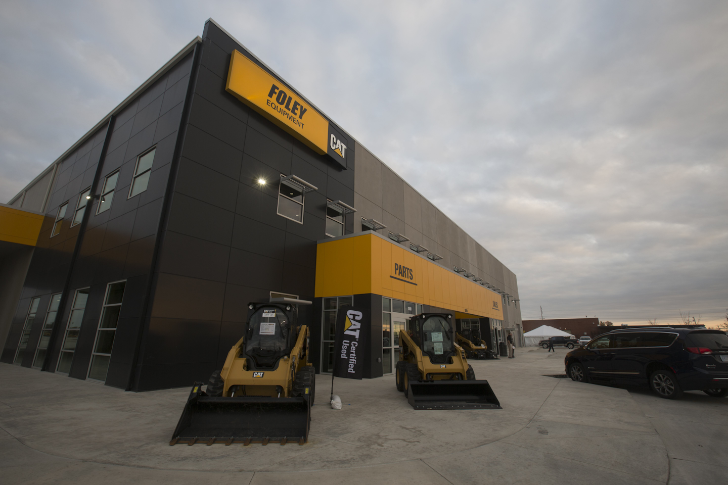 Kan. Cat dealer Foley Equipment teams with HDA Truck Pride on parts