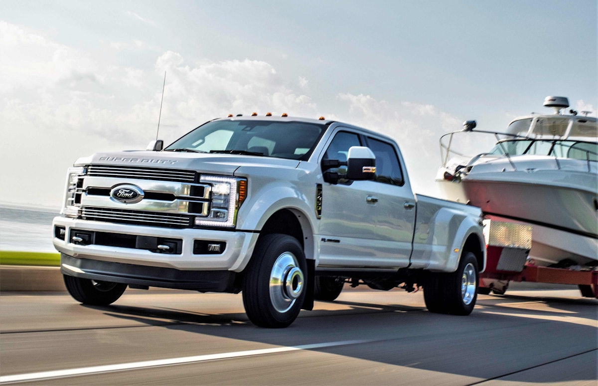 Ford unveils 2018 Super Duty with improved 6.7L Power Stroke, dually F-450 | Equipment World