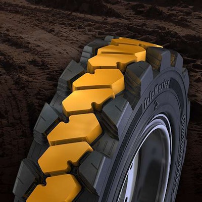 JLG says the TeleMaster’s circumferential rib tread pattern delivers high traction in both directions.