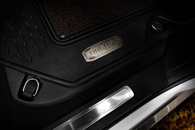 2019 Ram 1500 Laramie Longhorn – Hybrid Floor Mat Detail