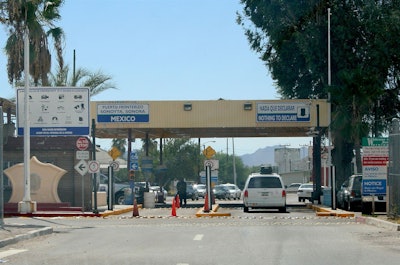 The Arizona-Mexican border September 2005. Photo credit: Alan Levine from Strawberry, United States, on Wikimedia Commons