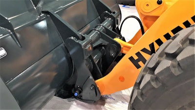 Hyundai Quick Coupler For Hl900 Wheel Loaders Close Up With Bucket