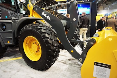 John Deere 344 L Linkage3068