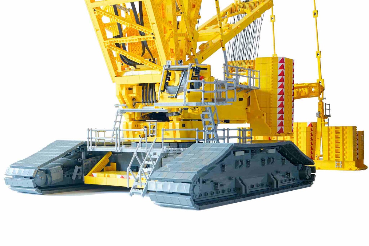 24-foot Liebherr 11000 the most amazing LEGO we've ever seen |