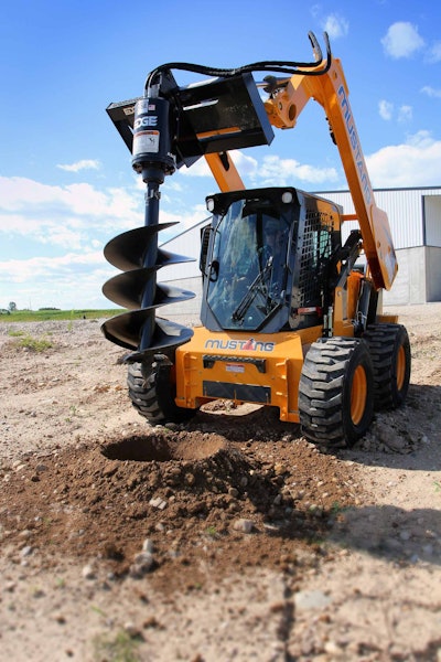 Mustang 4200 V Auger Lifestyle 002