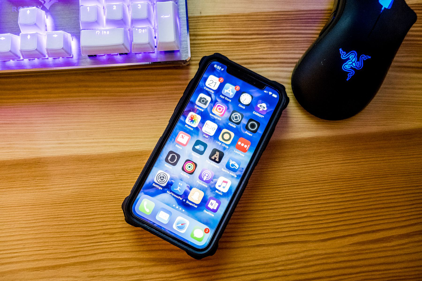 Lightweight Vena vArmor case offers heavy protection for iPhone X with no  bulk | Equipment World