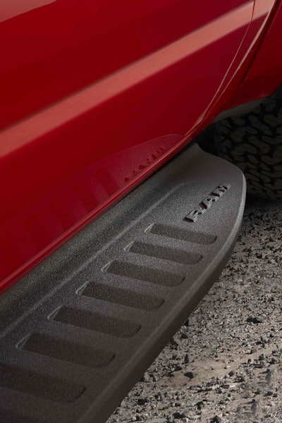 Mp019 016 R Mv1df3e6cedltv6g3moji2toi5n