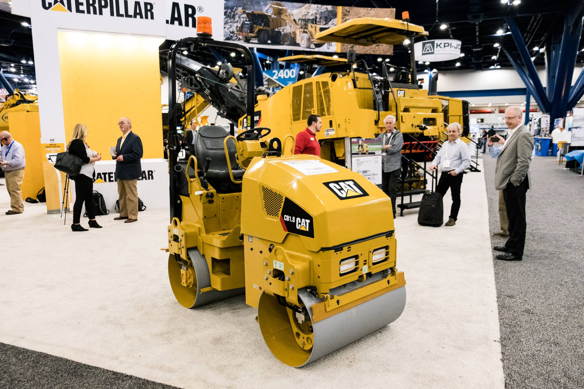 Cat intros easy to use, easy to service CB1.7, CB1.8 utility compactors ...