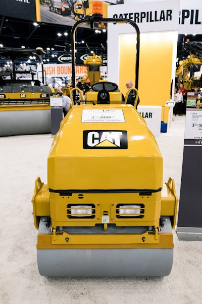 Cat Cb1 8 Utility Compactor 2 Of 5